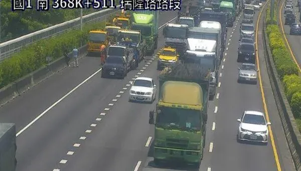 快訊/熱爆了又5車追撞！國1瑞隆路段南下事故　紫爆回堵5公里