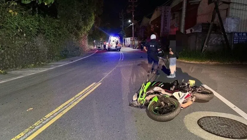 快訊/騎重機跑觀音山「自撞山壁」噴飛！　新北23歲男頭部重創亡