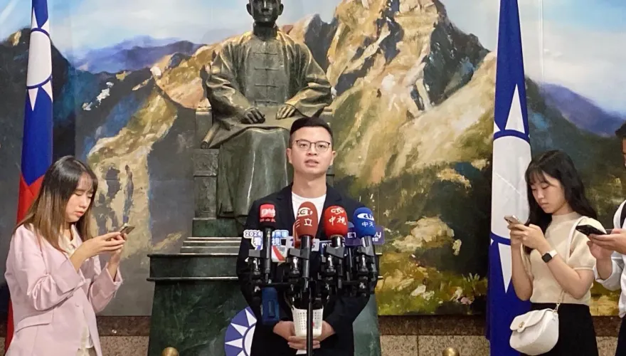 飆罵外交官嗆聲「要找徐巧芯修理」？　凌濤親上火線回應了