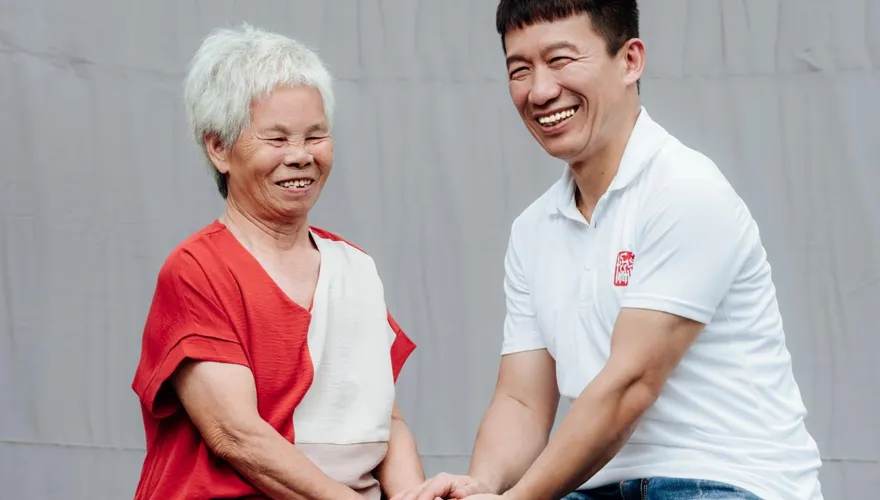 為弱勢老人發聲！郭子乾驅車前往偏鄉社會角落　心疼喊：關懷陪伴很有意義