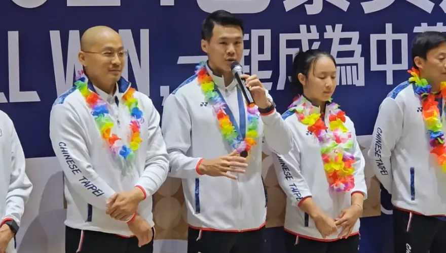 影/「亞洲貓王」摘銅載譽歸國！唐嘉鴻喊話：下次會把獎牌擦亮一點