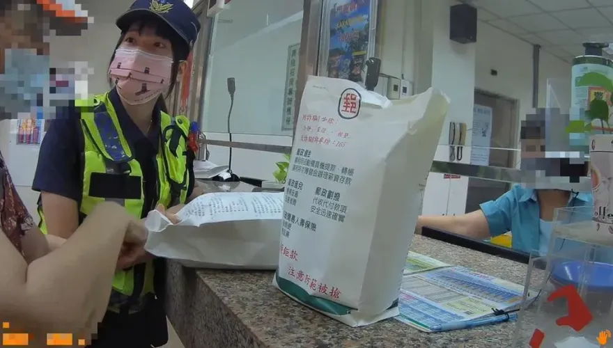 台中7旬嬤郵局領200萬「買黃金」　「雞婆警」關切「係金ㄟ」…載她去銀樓