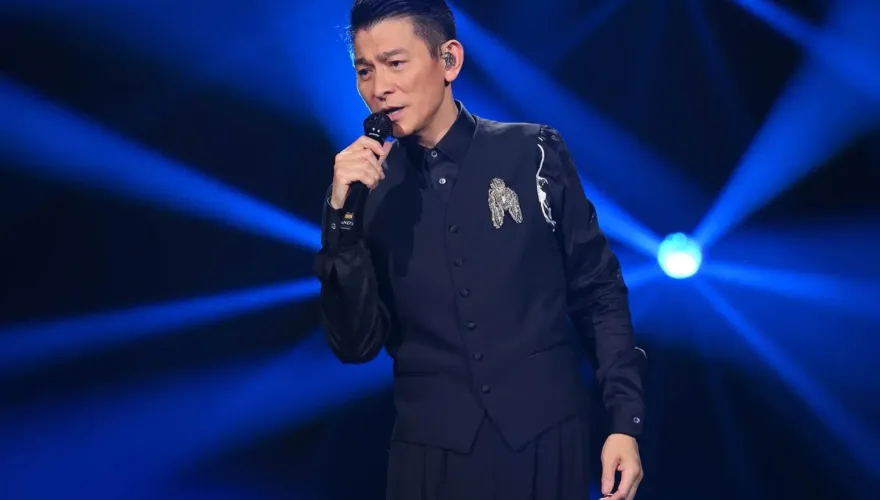 劉德華演唱會上約定「唱到80歲」　收1大禮讚粉絲：「不只有才華還很愛華」