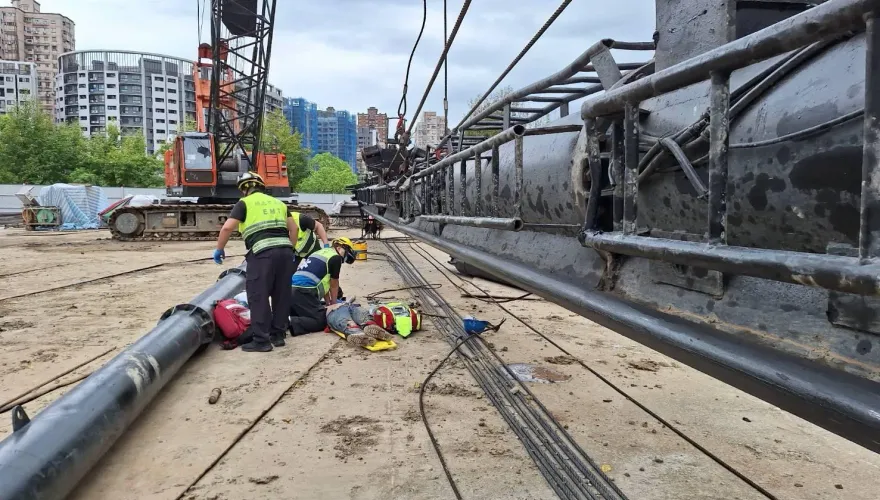 淡水台電工程吊臂墜落壓死移工　市府勒令停工函送法辦