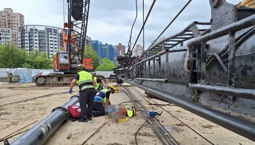 快訊/新北淡水建案工地工安意外　外籍移工遭工具機壓傷送醫不治