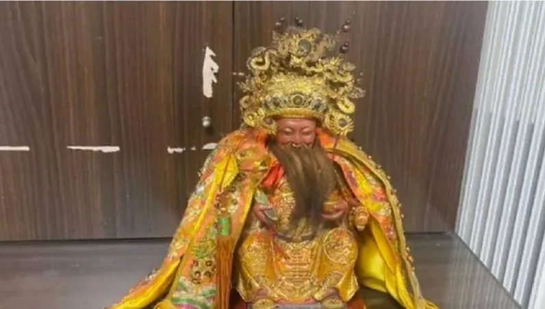 大膽！42歲男連「300年土地公」神像也敢偷　被逮竟辯：受神明指示