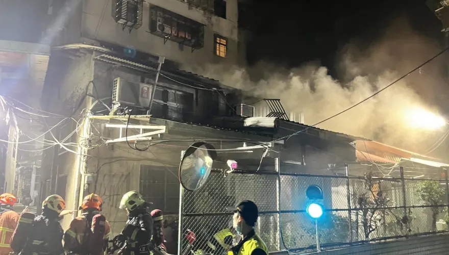 快訊/新北三重凌晨惡火！民宅2樓起火　男子倒臥房內當場身亡