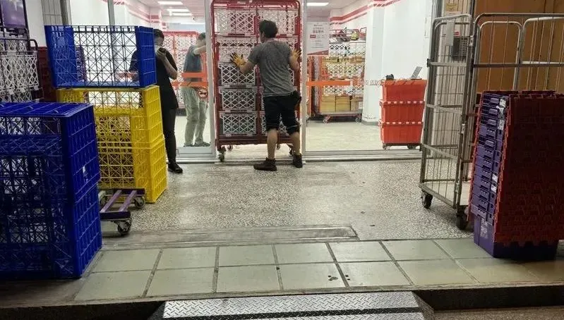 深夜送貨吵死了！大里蝦皮「店到店」被迫搬家　新址仍被投訴開罰