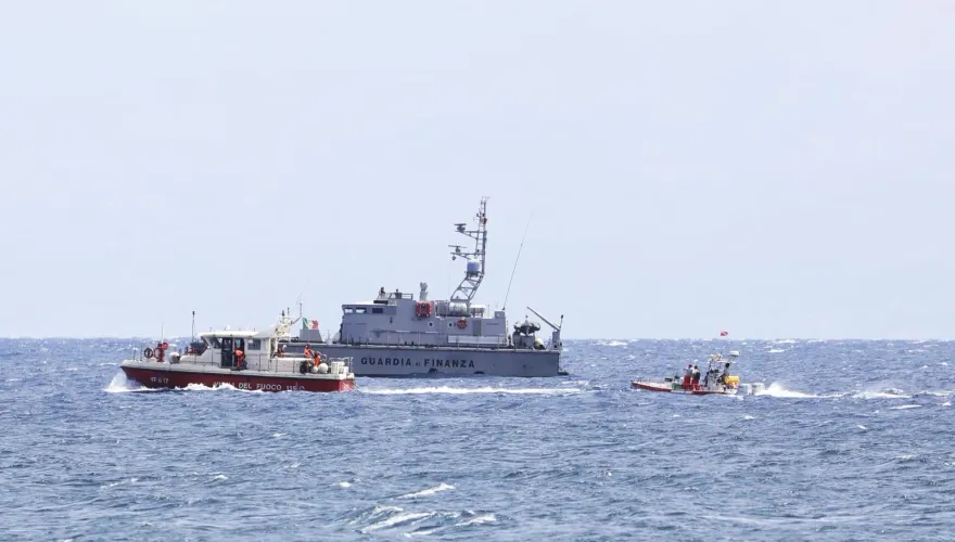 「英國比爾蓋茲」失聯！搭遊艇出海船卻沉了　救回15人、仍有6人找不到