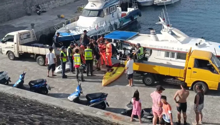 快訊/綠島SUP驚魂！3遊客遭大浪捲至外海　娛樂船獲報到場救援