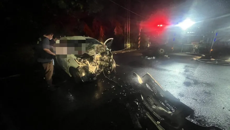快訊/台南玉井嚴重車禍！轎車暗夜疑自撞　幾近全毀40歲男駕駛命危