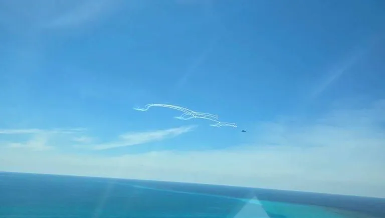 影/中菲黃岩島再爆衝突　馬尼拉控陸戰機向菲巡邏機「危險發射照明彈」