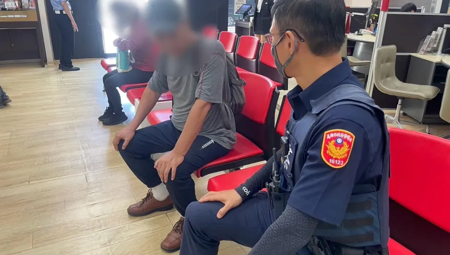 直播賣「玉石」詐騙！高雄53歲男急匯40萬　警及時阻詐