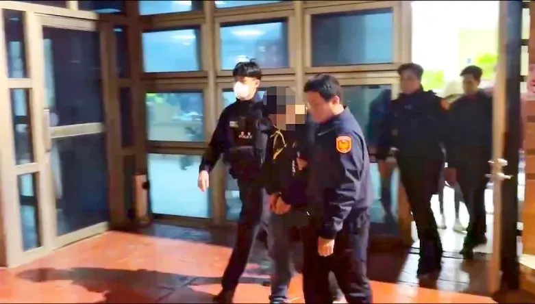 帶女兒散步竟慘遭斷手筋腳筋！竹縣2蠢惡煞砍錯人　「犯後態度不佳」遭重判