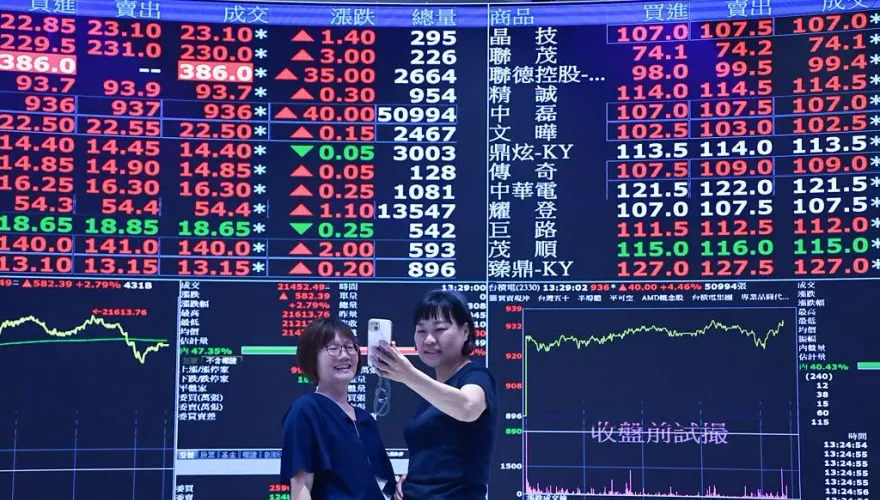 台股反攻漲逾230點！新光金「搶親」行情大漲　爆70萬張大量