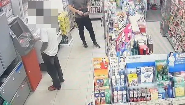 影/疑當車手心虛！台中外籍男子領完贓款「驚見警察」立刻全招了