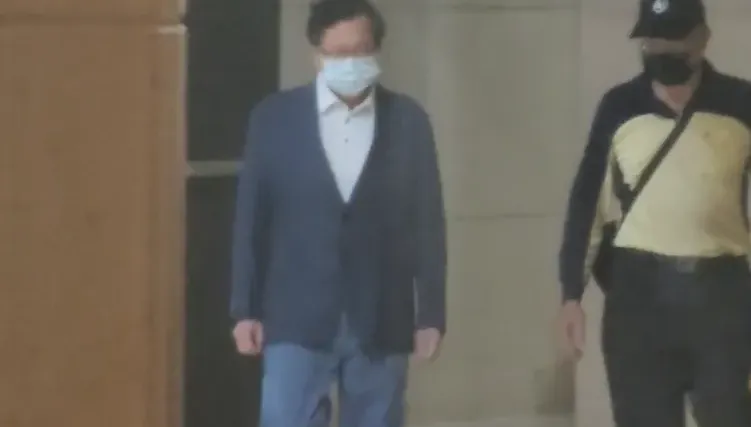 1小時湊齊2800萬現金交保！鄭文燦結束48天羈押　「暴瘦+白髮蒼蒼」憔悴慘況曝光