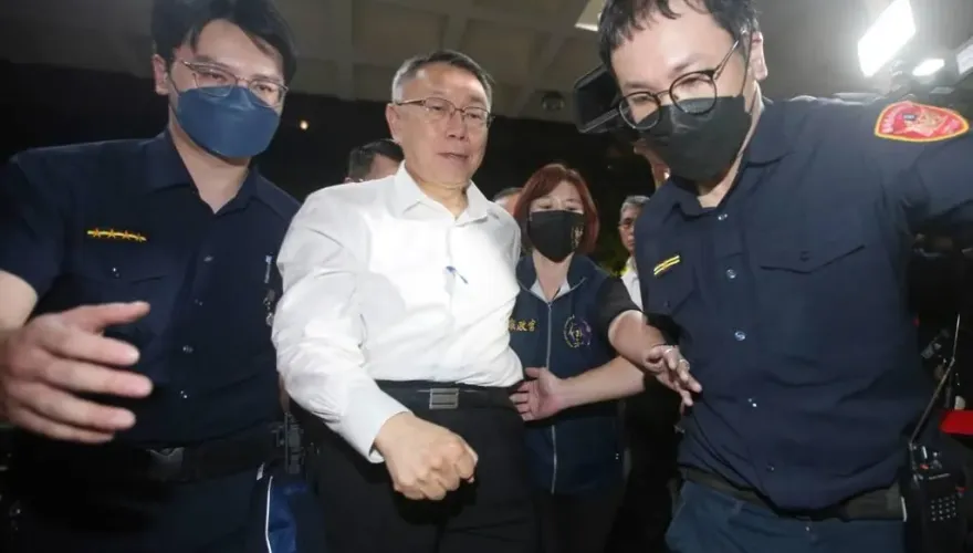 影/京華城案重大發展！柯文哲拒北檢夜間偵訊　遭當庭逮捕