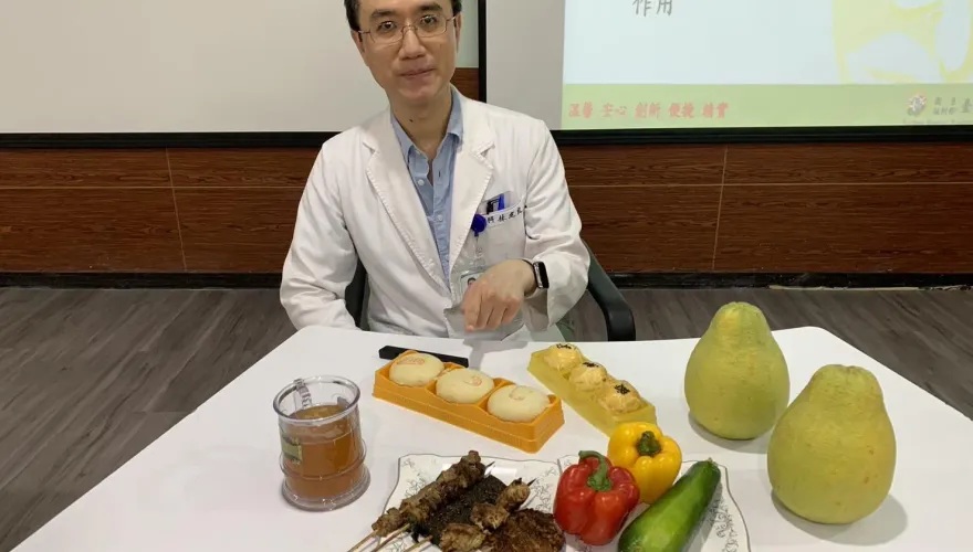 糖友中秋爽嗑月餅、烤肉配啤酒！「血糖飆4倍」疲倦、視力模糊急住院