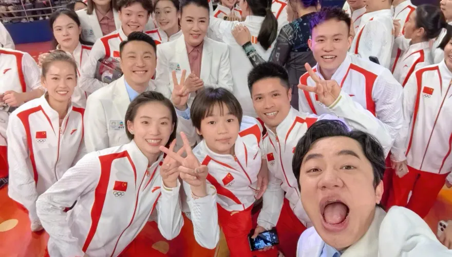 影/萌翻全場！全紅嬋用廣東話祝大家「恭喜發財」　李家超「笑到變瞇瞇眼」