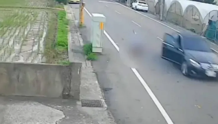 情侶吵架女子跳車摔死！男友僅報案未停車查看　遭過失致死起訴