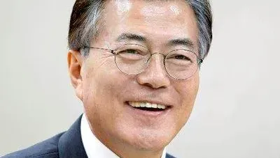 調查層面擴大！南韓檢調徹查金流　抓到文在寅妻透過友人帳戶收取122萬
