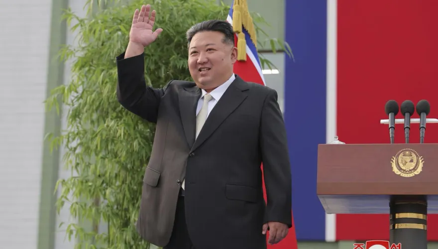 制裁下金正恩爆買豪車！南韓：靠非法收入7年海撈2018億　「走私煤炭」最賺
