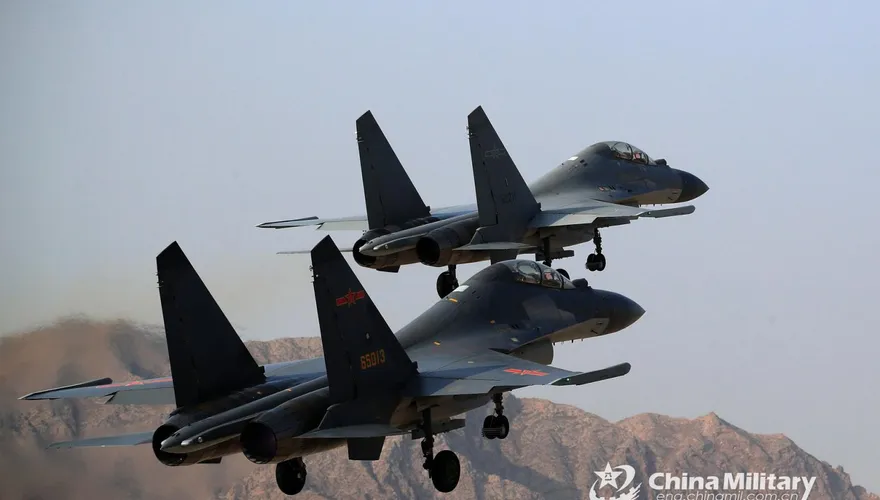 英美軍艦通過台海　國防部：解放軍實施「聯合戰備警巡」暨「海空聯訓」