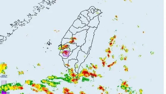 快訊/台南大雷雨特報！氣象署：慎防「劇烈降雨及雷擊」