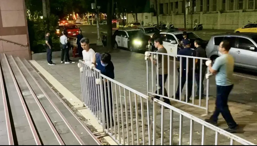 快訊/柯文哲明重開羈押庭　民眾黨北檢旁申請「司法正義」集會警晚間架圍籬