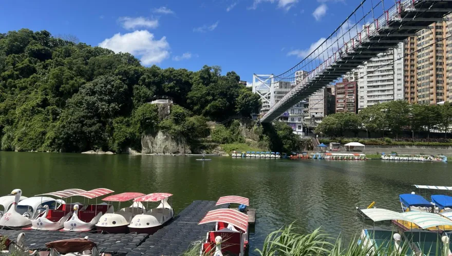 快訊/碧潭驚傳落水事件！　60多歲婦人被船家發現「救起一度無生命跡象」