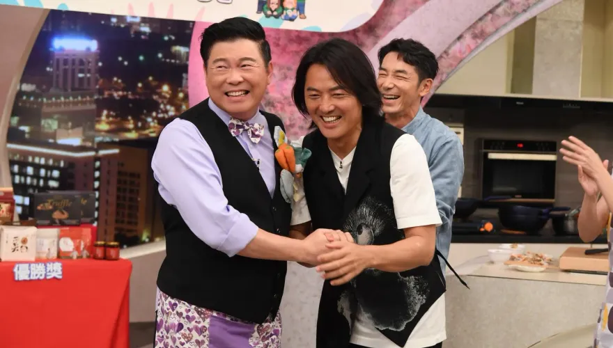 「浩南哥」鄭伊健出道前想當廚師！做拿手菜全被拍　甜喊：老婆很喜歡
