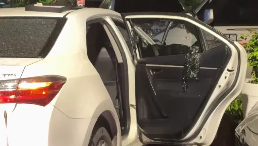 毒品通緝犯拒捕開車撞警車！基隆警開2槍破窗逮人