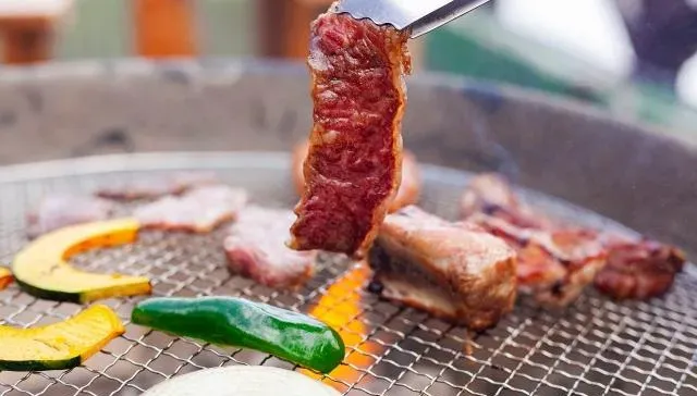 中秋烤肉「少吃紅肉」！國健署示警：大腸癌風險增近2成
