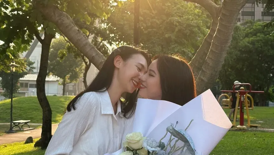 女女戀交往5年結婚了！YTR阿卡貝拉甜蜜登記畫面曝　她告白「一輩子珍惜妳」