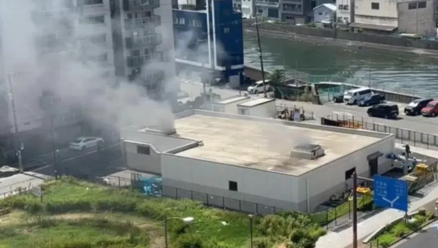快訊/影/車子被炸翻！大阪抽水廠驚傳爆炸　4人受傷被緊急送醫