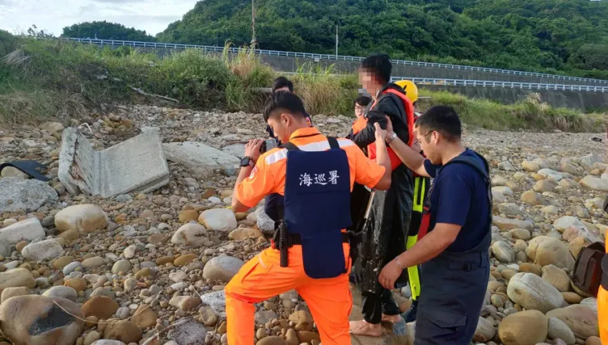 與119對話曝光！陸男划橡皮艇「5天」偷渡至林口：我很渴