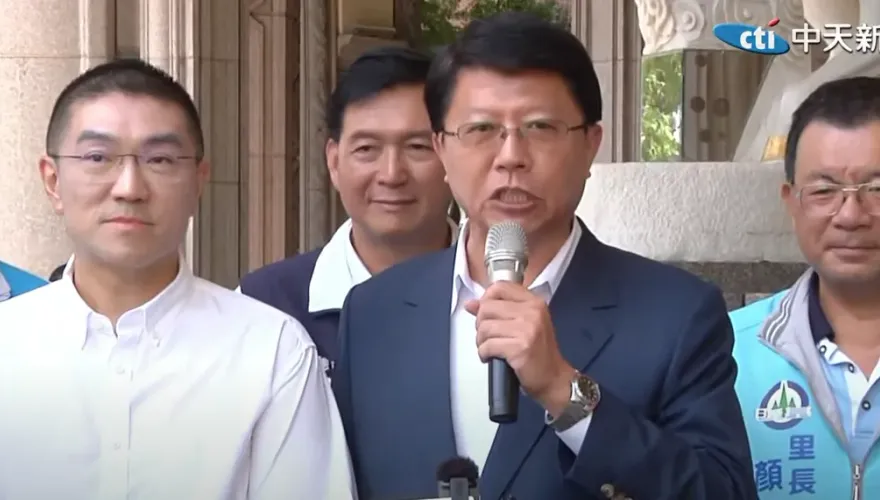力挺謝國樑！謝龍介「台語8字」拔刀相助