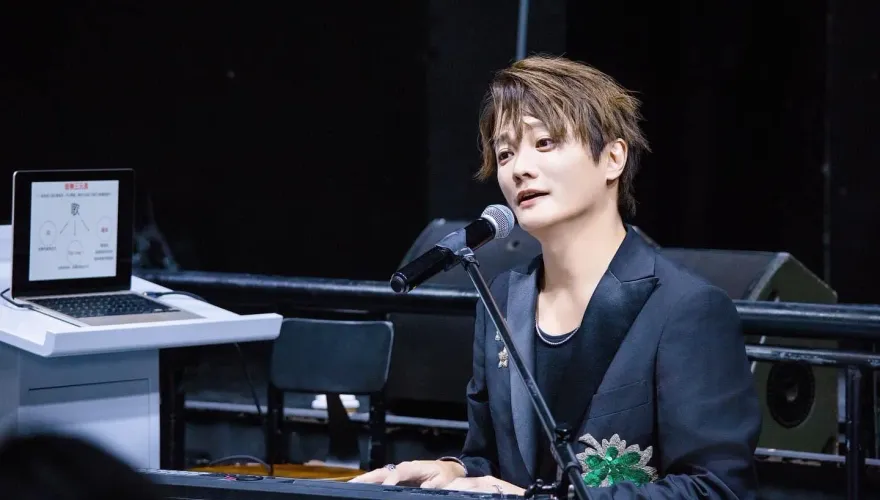 版稅年收破千萬！阿沁1神曲「播放量破60億」　嗨曝：繼續努力