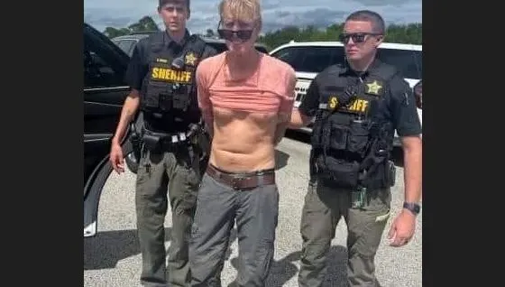 影/被捕畫面曝光！暗殺川普嫌犯埋伏近12小時　遭控違反槍枝法