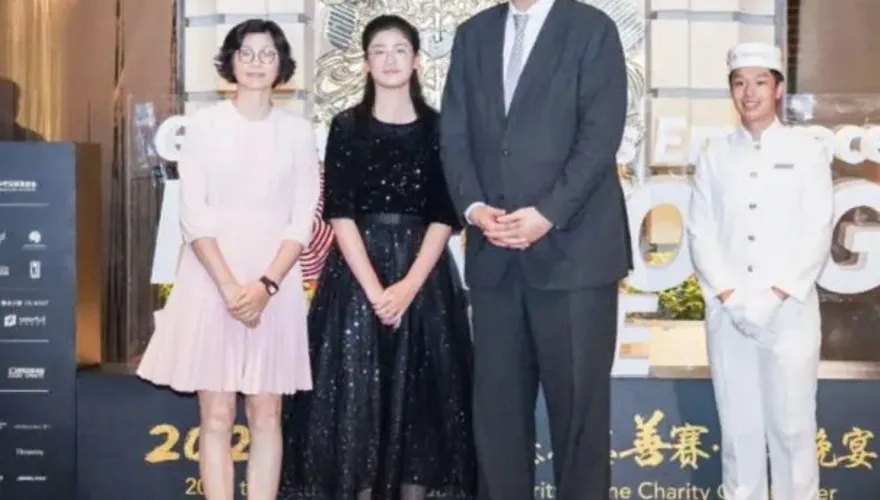 夫妻檔身高神基因！姚明14歲愛女已破190公分　比前女籃國手媽更高