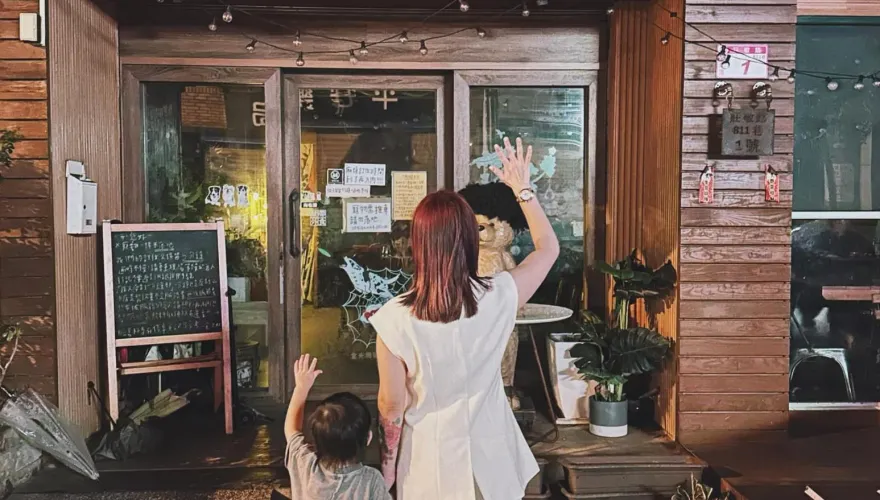 員工變小三「租砲房」幽會！寵物餐廳闆娘揭老闆惡行「宣布關店」：最終日