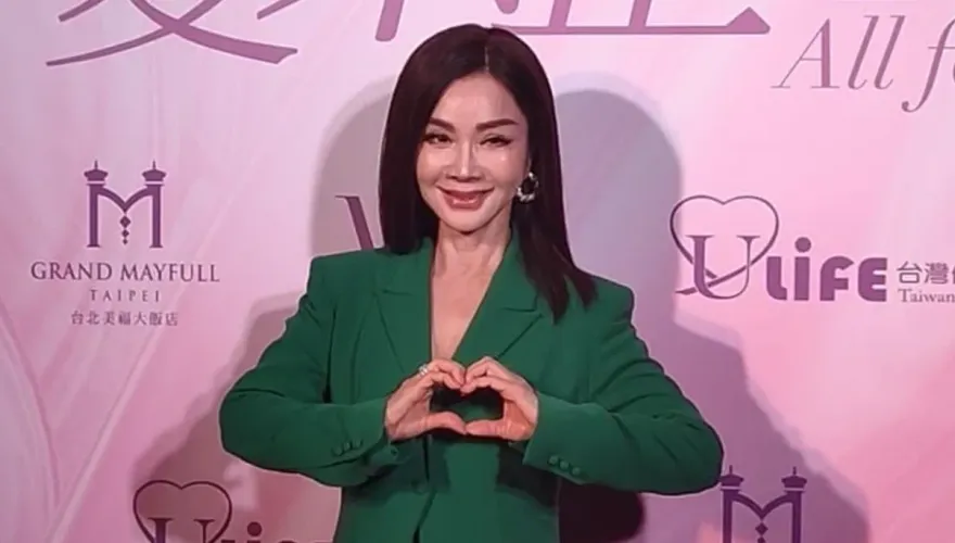 陳美鳳領眾星做公益！開深V辣曬事業線　1句話洩感情狀態