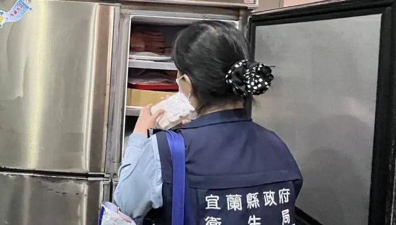 吐到抽筋！宜蘭越南料理店疑爆食物中毒…32人被送醫　業者表態了
