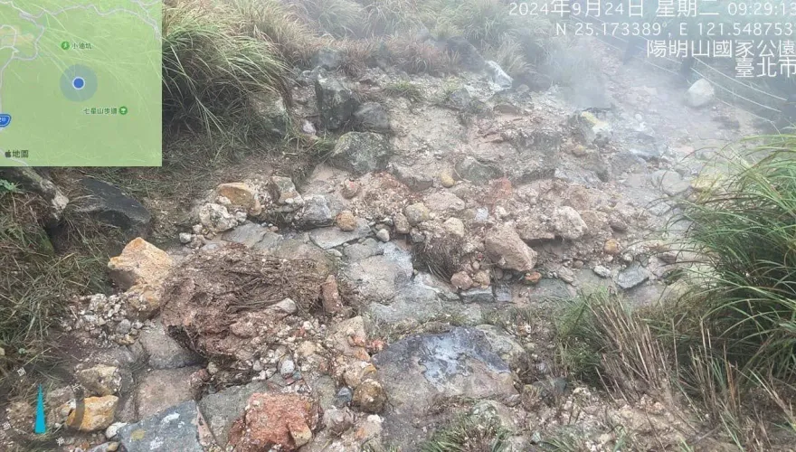 快訊/大雨下倒七星山主峰！步道慘坍方　被碎石、黃泥覆蓋