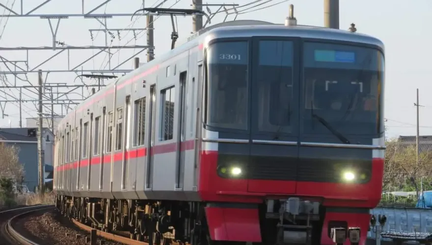 鬼月還沒過？日男平交道遭撞竟「離奇消失」　車頭滿是血