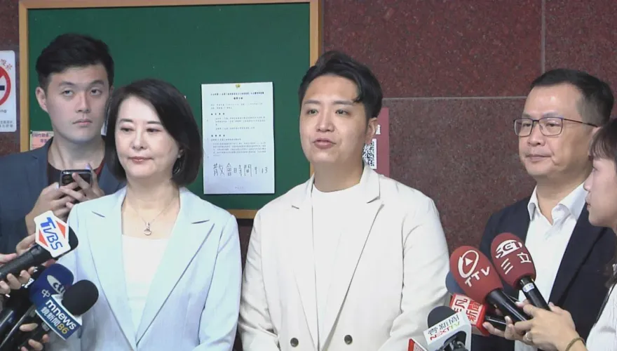 羅廷瑋「臨陣落跑」被罵爆致歉　傅崐萁暖心鼓勵：大家陪你挺過去