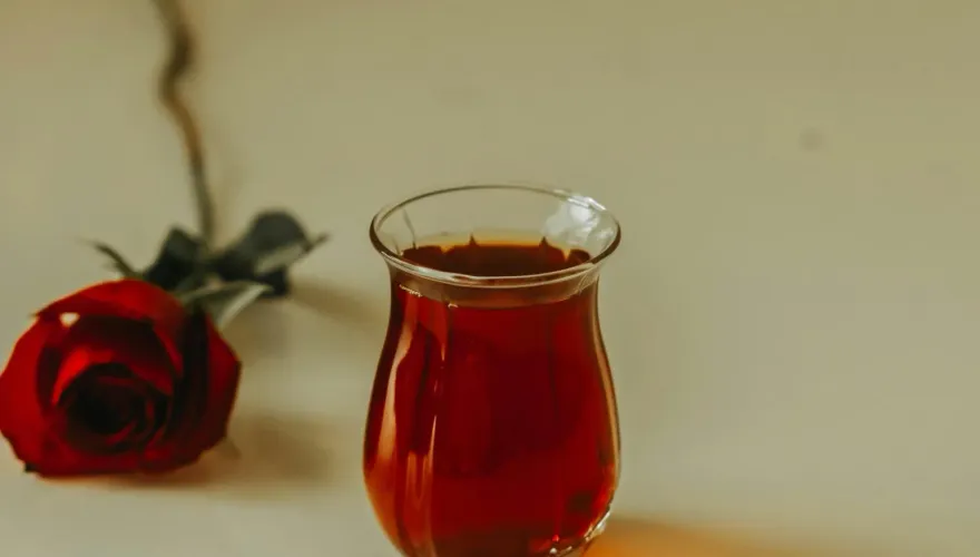 便祕救星！中醫師認證「玫瑰花茶」可促腸胃蠕動　但5類人別亂喝