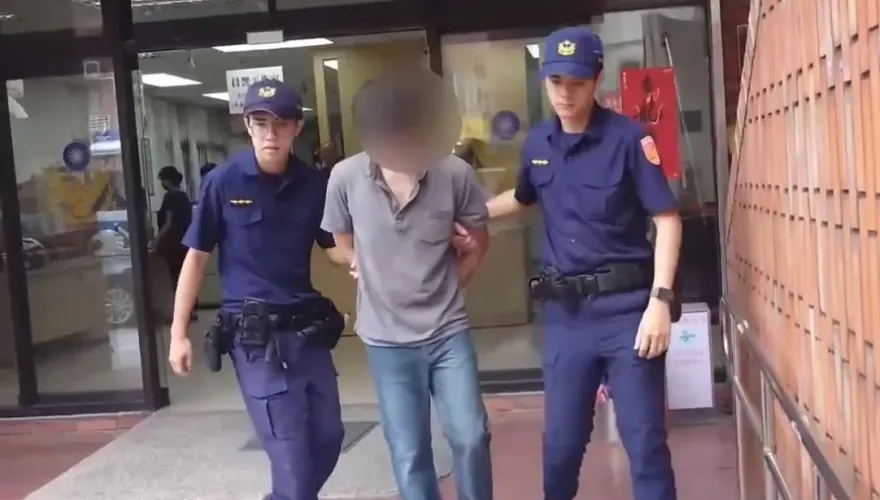 影/圍捕畫面曝！取締違停攔到通緝犯　2員警奮勇抓人遭毒蟲咬傷
