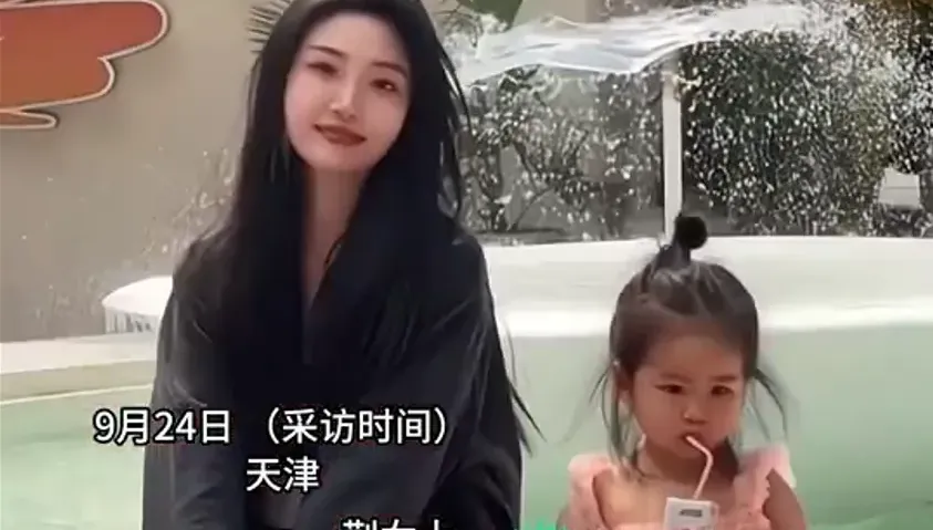 影/長腿正妹帶娃出遊影片爆紅！真實身分竟然女童「奶奶」　3字凍齡秘訣曝
